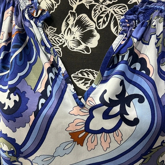 CROWN & IVY Blue paisley tunic top - Picture 3 of 12